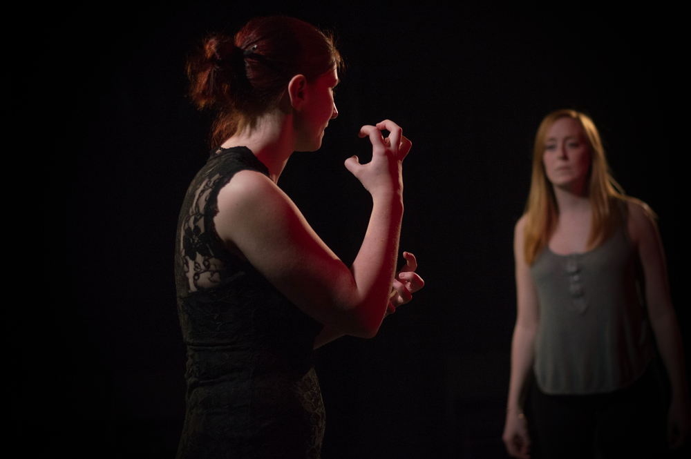 Kate Glowatsky '16 (left) directs actor Lauren Jackson '16 (right) in rehearsal for Love & Information. Photo: Dante Haughton '19